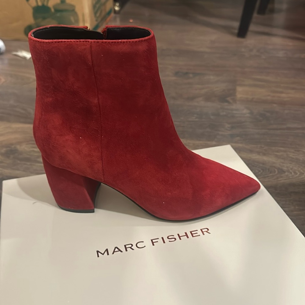 NWOT Marc Fisher Boots Ankle Bootie Block Heel Red Suede Size 6